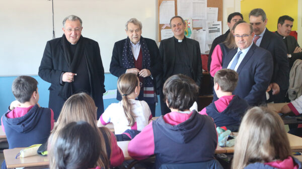 El colegio Casvi Boadilla recibe la visita pastoral del Excelentísimo Sr. Obispo de Getafe D. Ginés García Beltrán