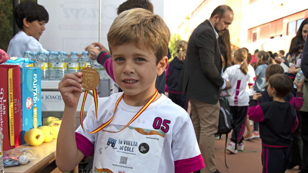 La carrera por la leucemia infantil 2024 se ha celebrado en nuestro colegio.