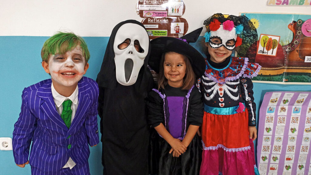 Nuestros alumnos han celebrado Halloween 2024 con disfraces terroríficos.2