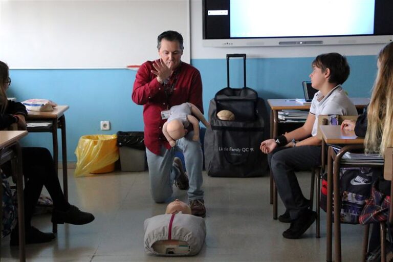 Un padre de alumno, profesional del SUMMA, cuenta su experiencia laboral a 6º de primaria.