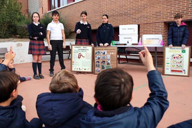 La ESO enseña a Primaria sobre compostaje