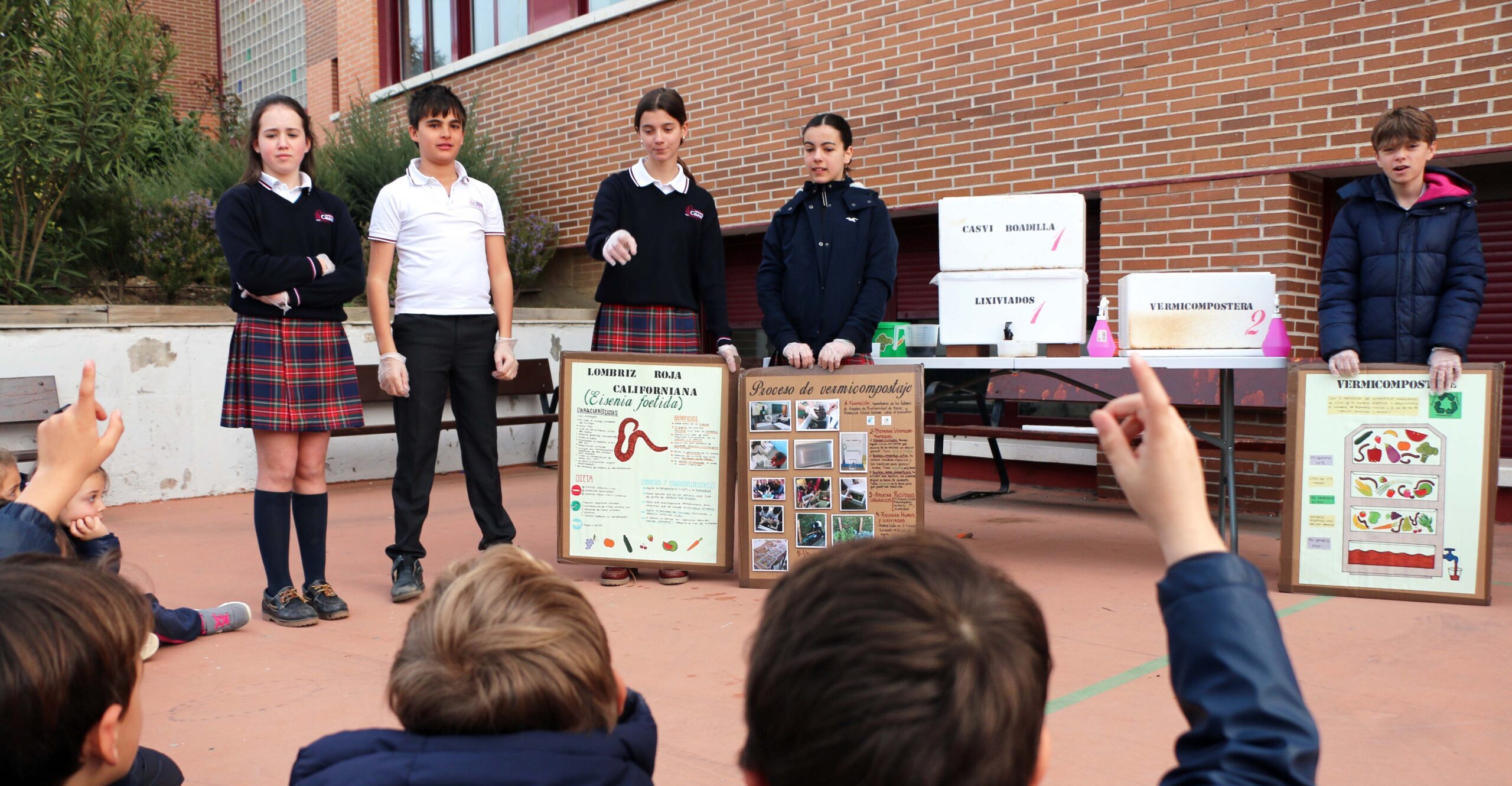La ESO enseña a Primaria sobre compostaje