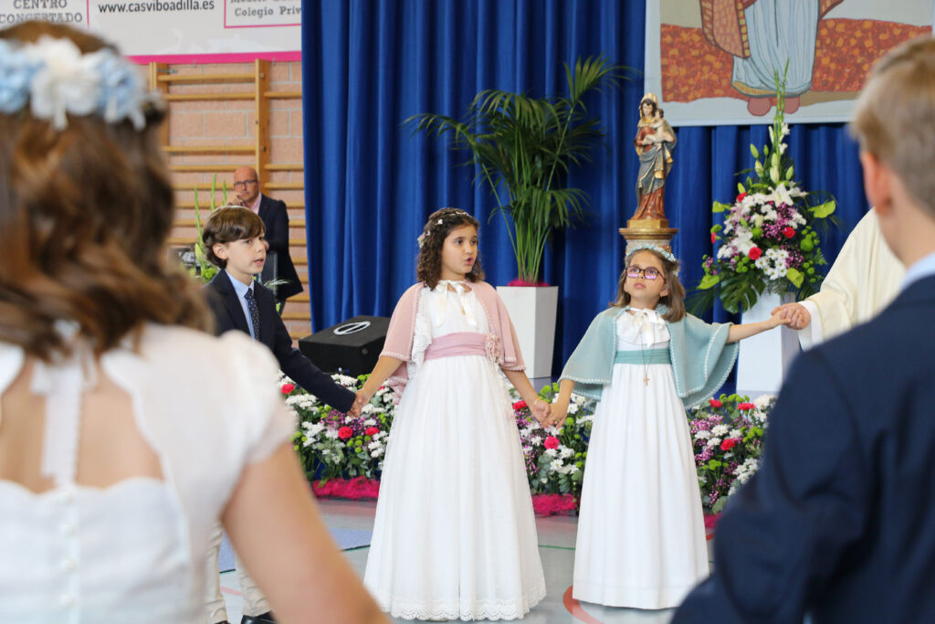 Evento de la celebración inolvidable de la primera comunión de nuestros alumnos. 5