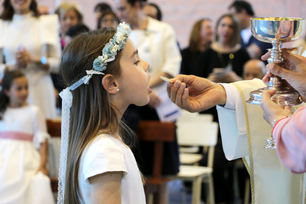 Evento de la celebración inolvidable de la primera comunión de nuestros alumnos. 1