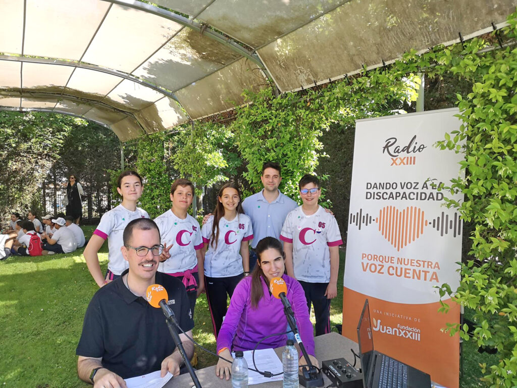 Jóvenes comprometidos con el futuro: protagonistas del V Congreso “Escuelas circulares y sostenibles 2030” Nuestro alumnado ha vivido una experiencia inolvidable en el V Congreso “Escuelas Circulares y Sostenibles 2030”, donde han demostrado que la educación ambiental también se construye desde las aulas. 3