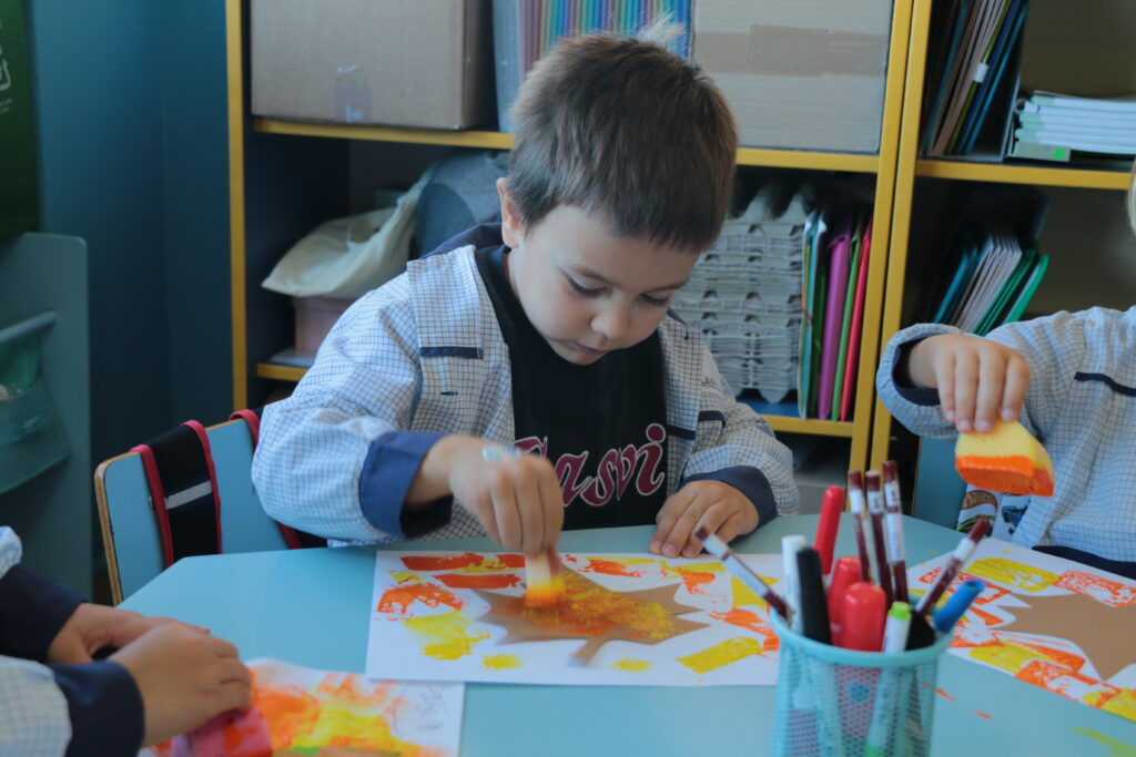 Ideas creativas para niños en días de mal tiempo. Es la oportunidad perfecta para compartir tiempo de calidad con los más pequeños. 3