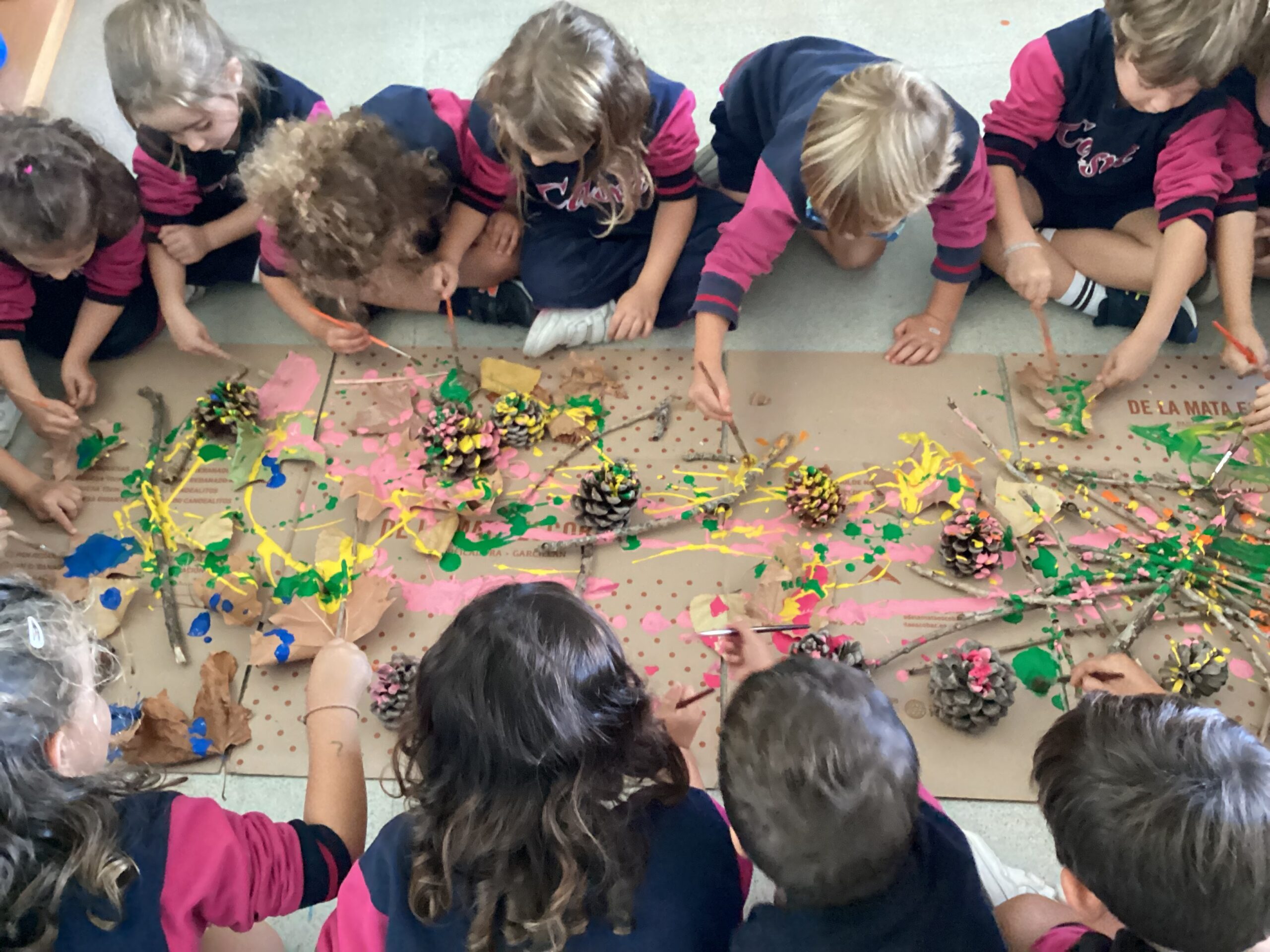 Ideas creativas para niños en días de mal tiempo. Es la oportunidad perfecta para compartir tiempo de calidad con los más pequeños.