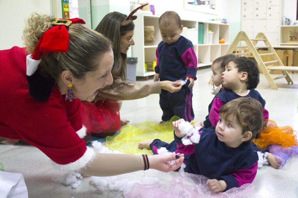 VISITA NAVIDEÑA A LOS MÁS PEQUES