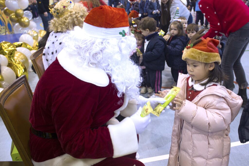 Papá Noel con los alumnos de Casvi Boadilla 2