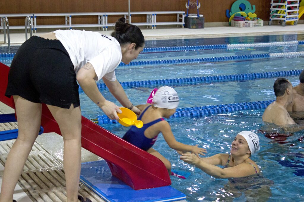 . A lo largo de la clase, el alumnado ha demostrado las rutinas de trabajo acuático que ha ido adquiriendo