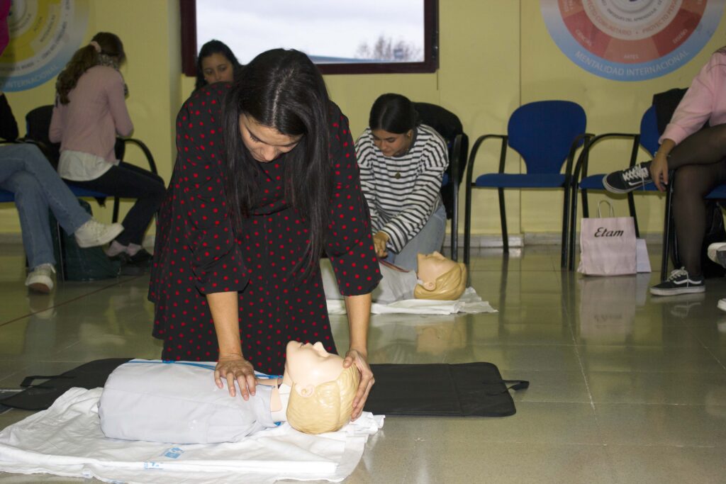 Apostar por la capacitación continua del equipo humano es fundamental para seguir ofreciendo una educación de calidad, centrada en el cuidado integral del alumnado y en el desarrollo de una comunidad escolar consciente y comprometida.
